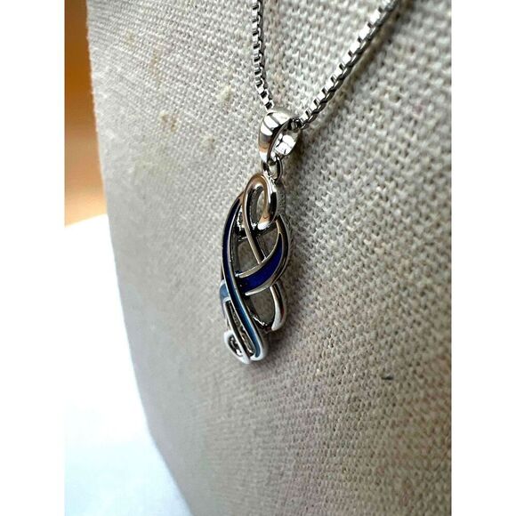 NEW Blue Interlaced Design Pendant Chain Necklace - Picture 4 of 9